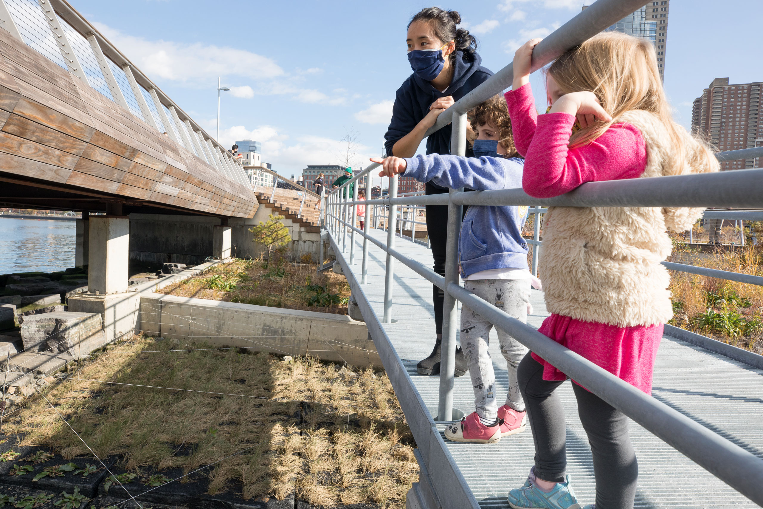 HRPK River Project Park educators point out to young students the native wildlife and ecology of the Hudson River from the Pier 26 Tide Deck